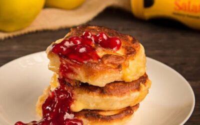 Drożdżowe racuchy z jabłkiem i serem