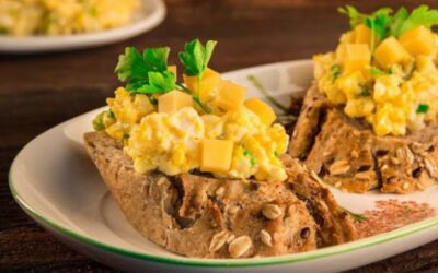 Pasta jajeczno-serowa na bagietce