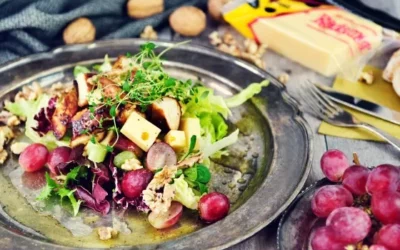 Sałatka orzechowa z kurczakiem