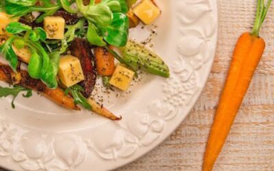 Sałatka z serem salami i grillowanymi warzywami